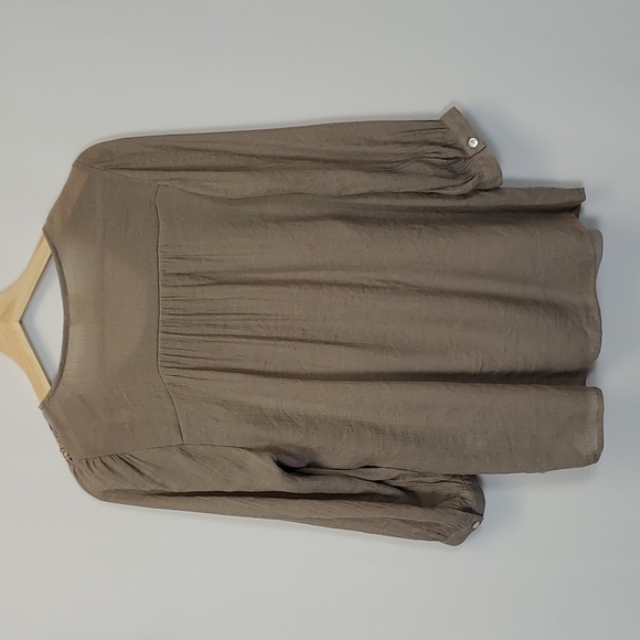 Fig & Flower Top - Size Medium. - Picture 10 of 14